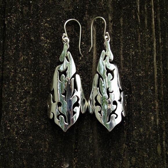 Sterling silver tribal flame trangle earrings NWOT - Picture 5 of 7